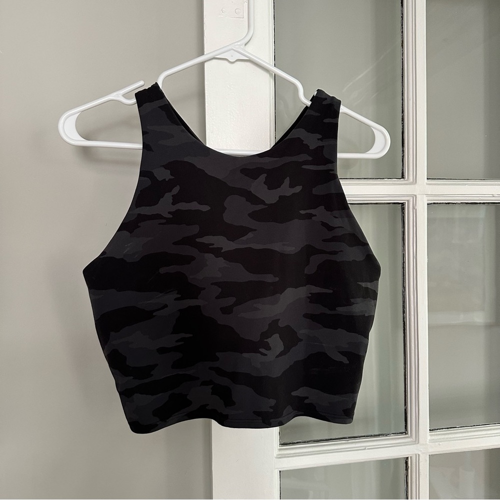 Athleta Conscious Crop Top, size XL in black camo